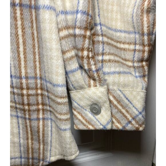 Altar’d State shacket‎ - Picture 2 of 5